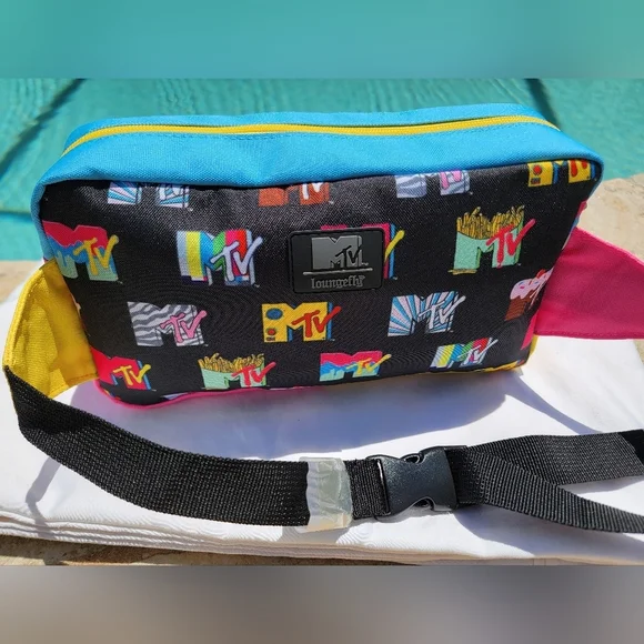 NWT Loungefly MTV Fanny Pack - Picture 3 of 9